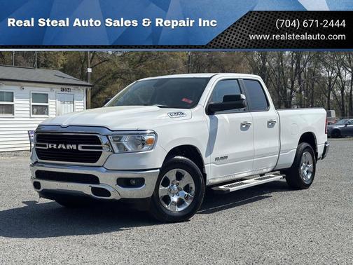Bright White Clearcoat 2019 RAM 1500 Big Horn