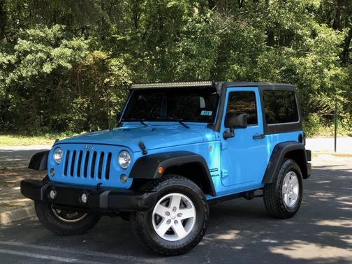 Chief Clearcoat 2017 Jeep Wrangler Sport