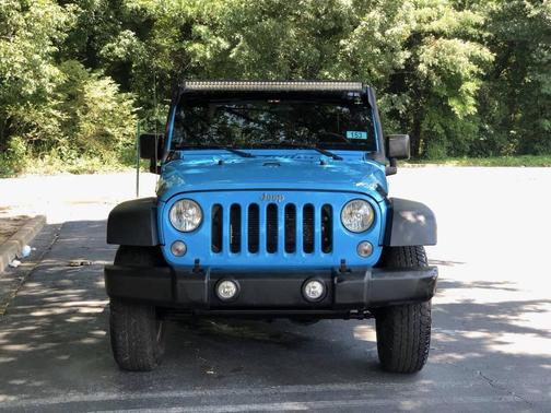 Chief Clearcoat 2017 Jeep Wrangler Sport