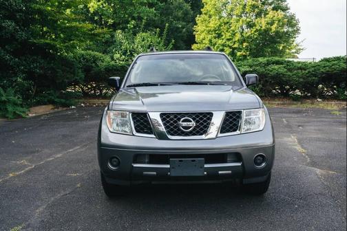2005 Nissan Pathfinder XE