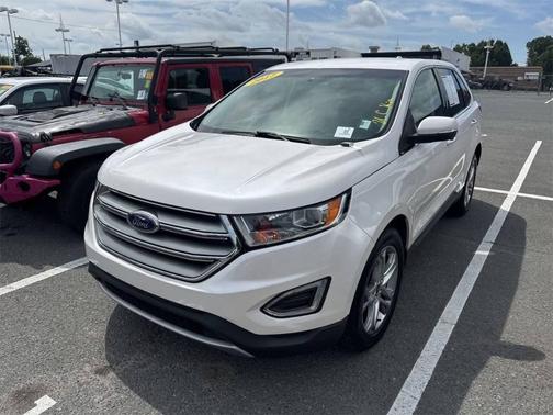 White Platinum Metallic Tri-Coat 2017 Ford Edge Titanium