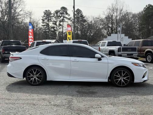 2018 Toyota Camry SE