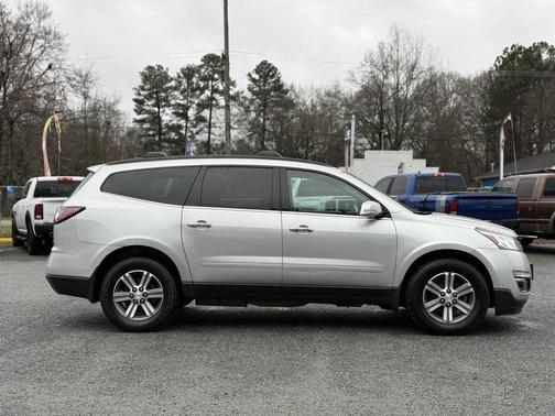 2017 Chevrolet Traverse 2LT