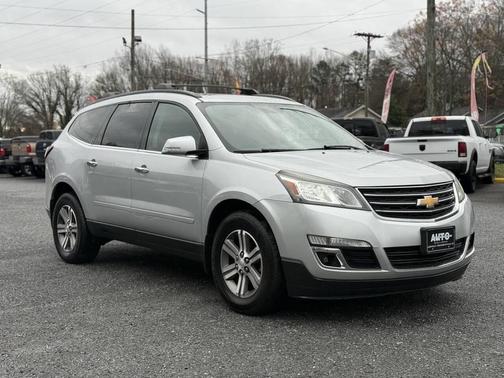 2017 Chevrolet Traverse 2LT