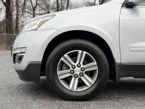 2017 Chevrolet Traverse 2LT