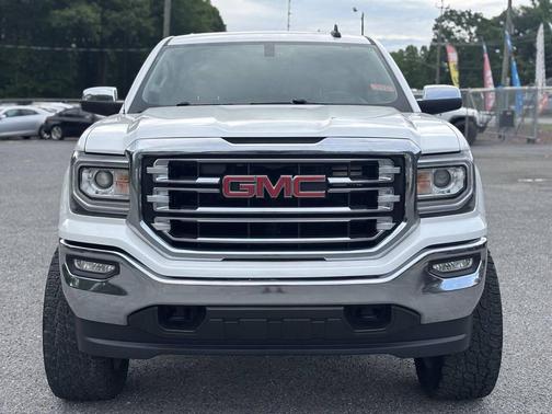 White 2018 GMC Sierra 1500 SLT