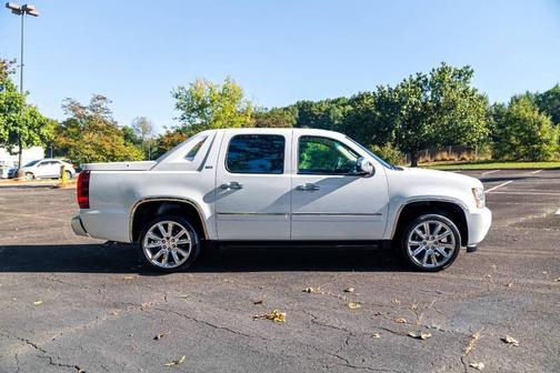 2011 Chevrolet Avalanche 1500 LTZ