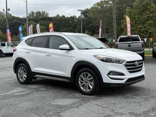 2017 Hyundai TUCSON SE