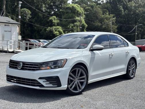 Pure White 2018 Volkswagen Passat 2.0T S