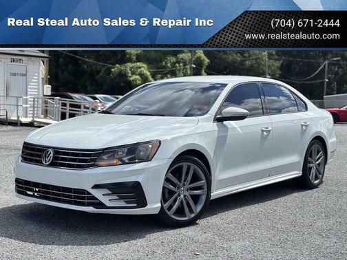 Pure White 2018 Volkswagen Passat 2.0T S