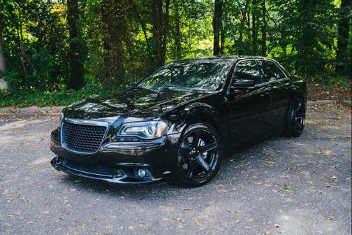 2013 Chrysler 300 SRT8
