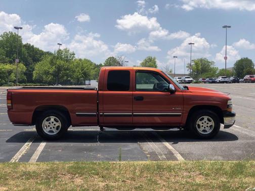 Orange 2001 Chevrolet Silverado 1500 LS