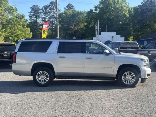 Silver Ice Metallic 2019 Chevrolet Suburban LT