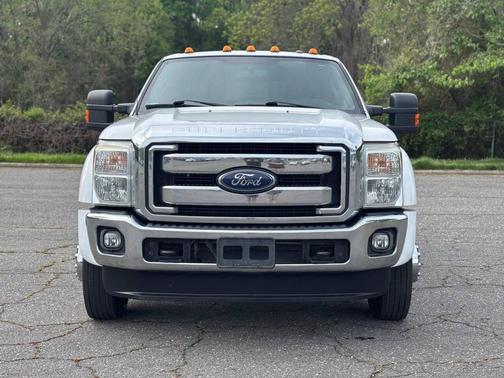 Oxford White 2016 Ford F-450 Lariat
