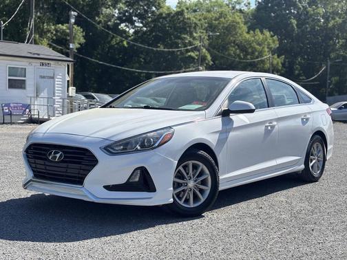 Quartz White Pearl 2018 Hyundai SONATA SE