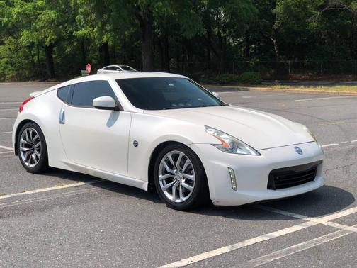 Pearl White 2014 Nissan 370Z Touring