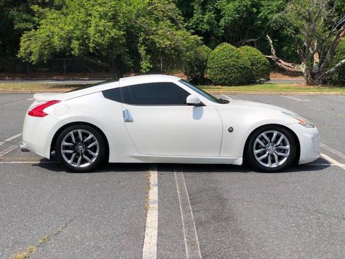 Pearl White 2014 Nissan 370Z Touring