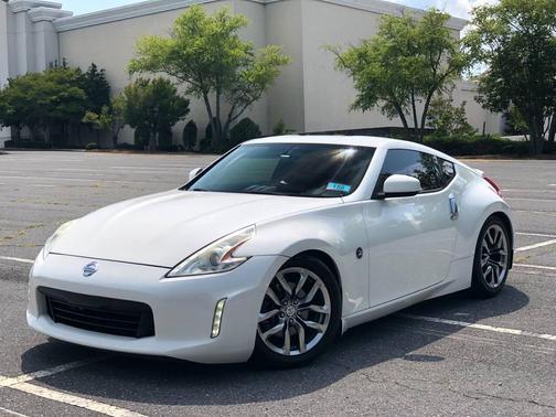 Pearl White 2014 Nissan 370Z Touring