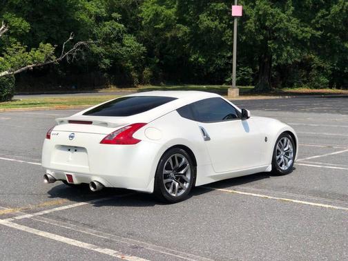Pearl White 2014 Nissan 370Z Touring