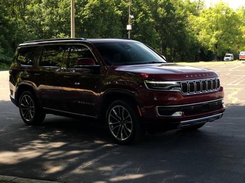 Velvet Red Pearlcoat 2022 Jeep Wagoneer Series III 4x4