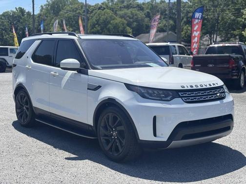 White 2018 Land Rover Discovery HSE
