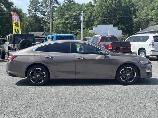 Mineral Gray Metallic 2022 Chevrolet Malibu FWD LT