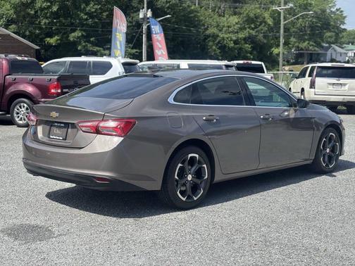 Mineral Gray Metallic 2022 Chevrolet Malibu FWD LT