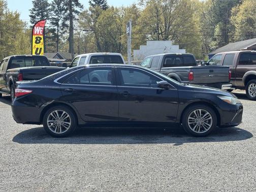 Midnight Black Metallic 2016 Toyota Camry LE