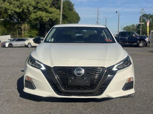 White 2020 Nissan Altima SR FWD