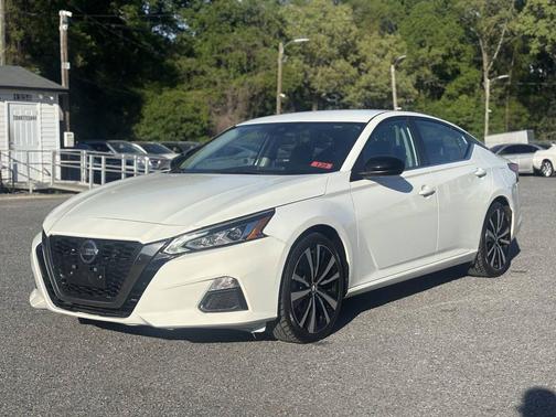 White 2020 Nissan Altima SR FWD