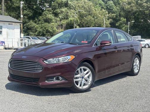 Burgundy 2013 Ford Fusion SE