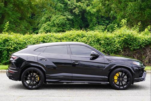 Black 2021 Lamborghini Urus Base AWD 4dr SUV