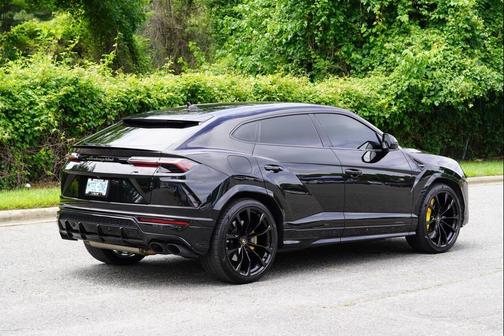 Black 2021 Lamborghini Urus Base AWD 4dr SUV