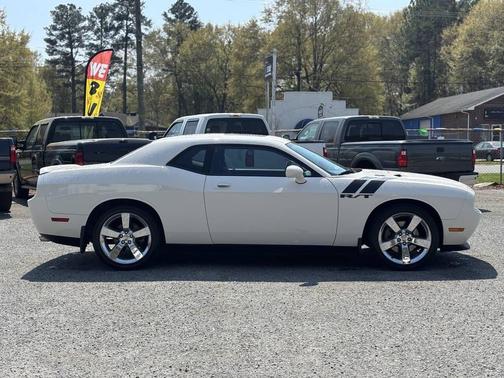 White 2010 Dodge Challenger R/T