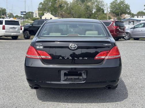 Black 2005 Toyota Avalon XL