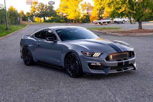 2018 Ford Shelby GT350 Base