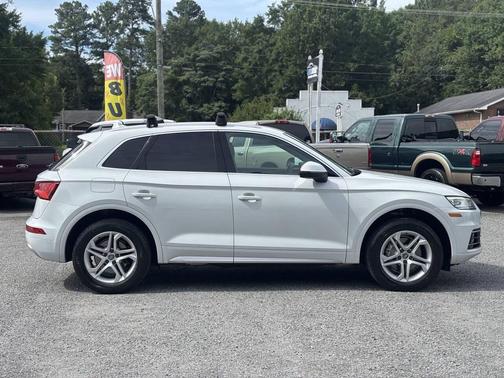 White 2019 Audi Q5 45 Premium