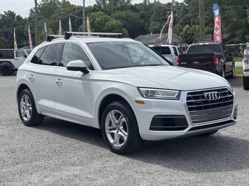 White 2019 Audi Q5 45 Premium