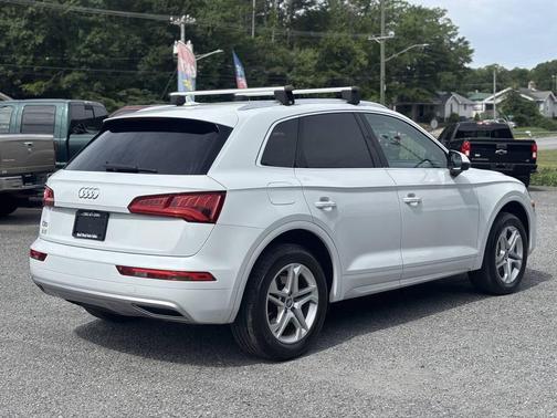 White 2019 Audi Q5 45 Premium