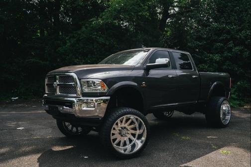 2018 RAM 2500 Laramie Crew Cab 4x4 6'4' Box