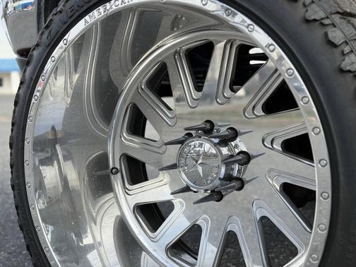 2018 RAM 2500 Laramie Crew Cab 4x4 6'4' Box