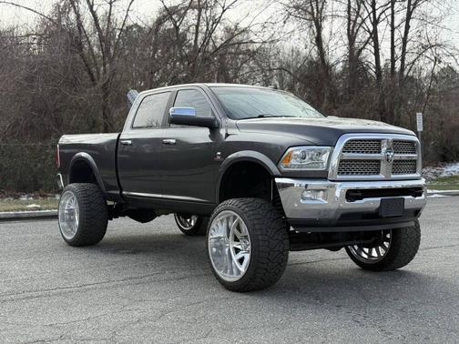 2018 RAM 2500 Laramie Crew Cab 4x4 6'4' Box