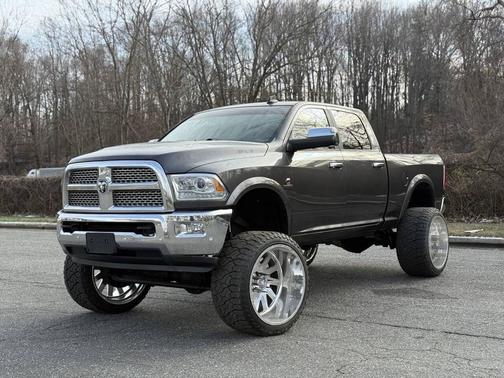 2018 RAM 2500 Laramie Crew Cab 4x4 6'4' Box