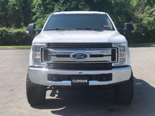 Oxford White 2017 Ford F-250 XLT