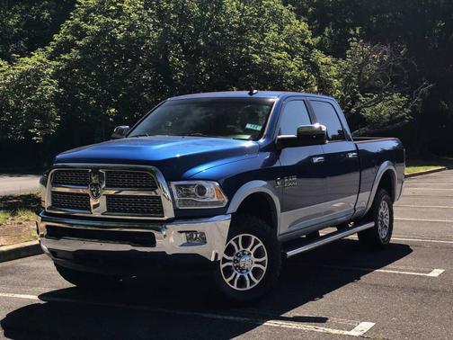 Blue Streak Pearlcoat 2014 RAM 2500 Laramie