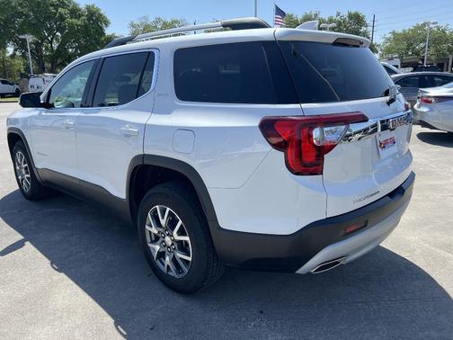 2023 GMC Acadia FWD SLT