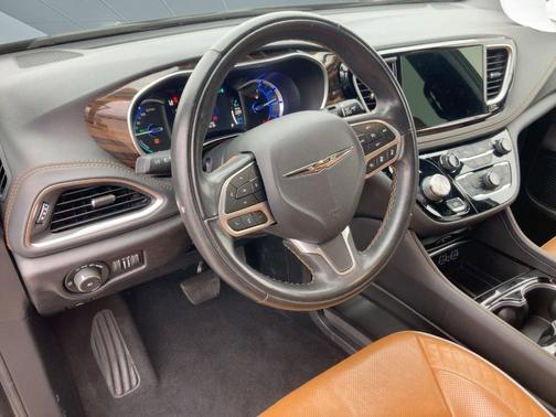 2022 Chrysler Pacifica L