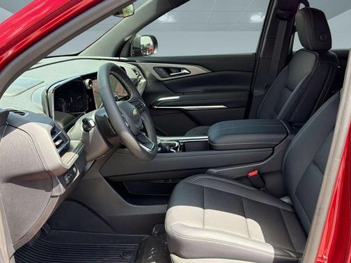 Radiant Red Tintcoat 2027 Chevrolet Traverse LT