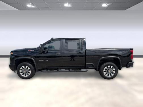 Black 2026 Chevrolet Silverado 2500 Custom