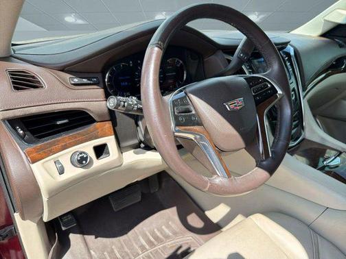 2017 Cadillac Escalade Luxury